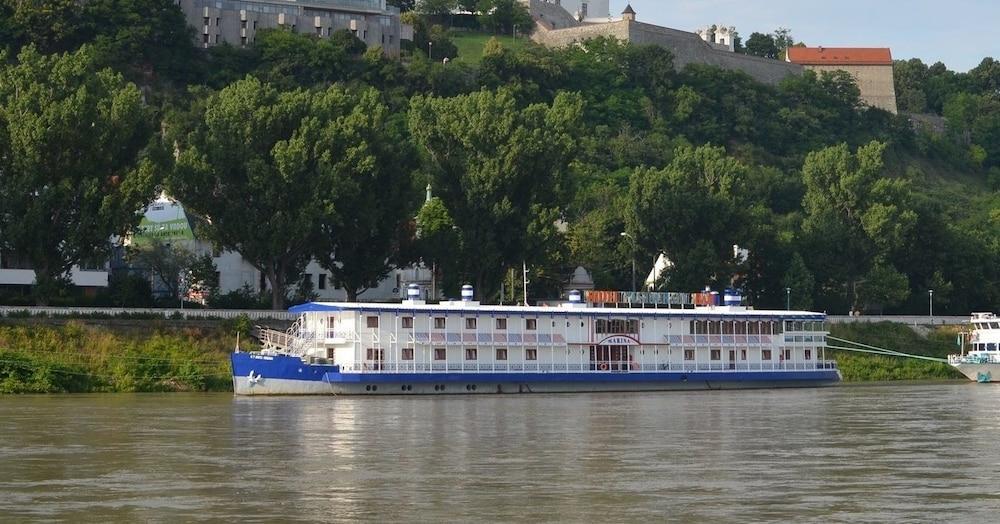 Botel Marina Братислава Екстериор снимка