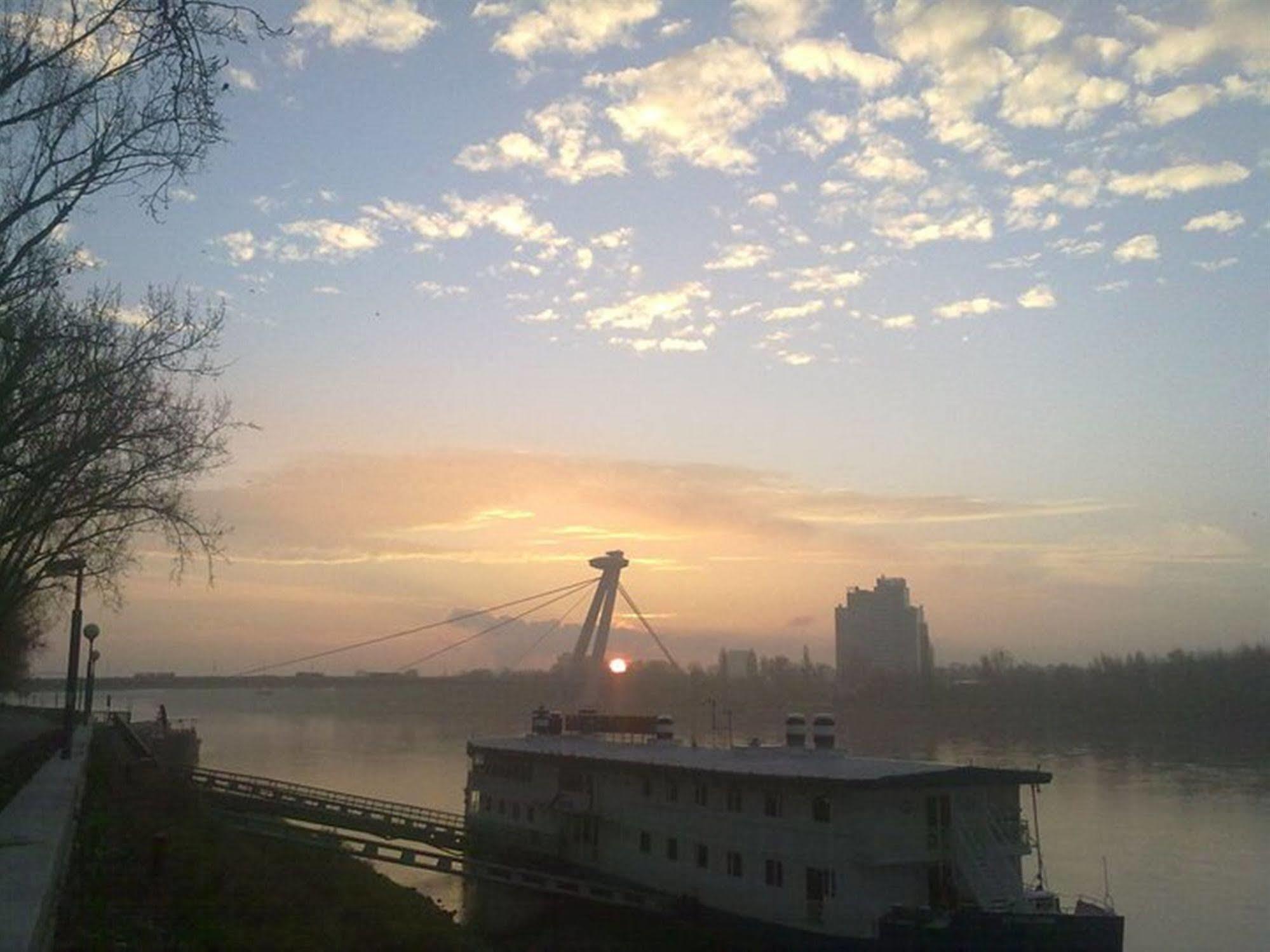 Botel Marina Братислава Екстериор снимка