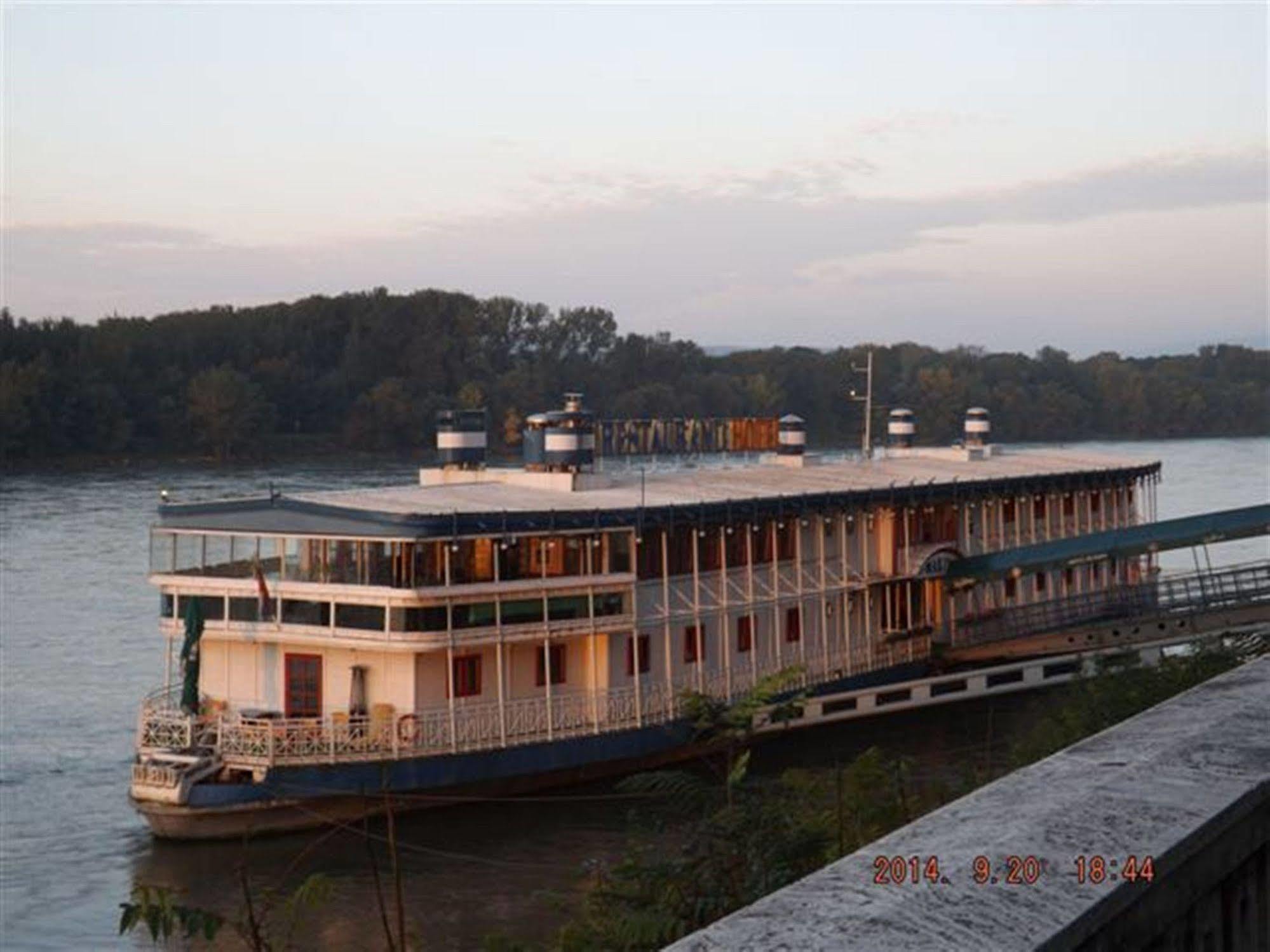 Botel Marina Братислава Екстериор снимка