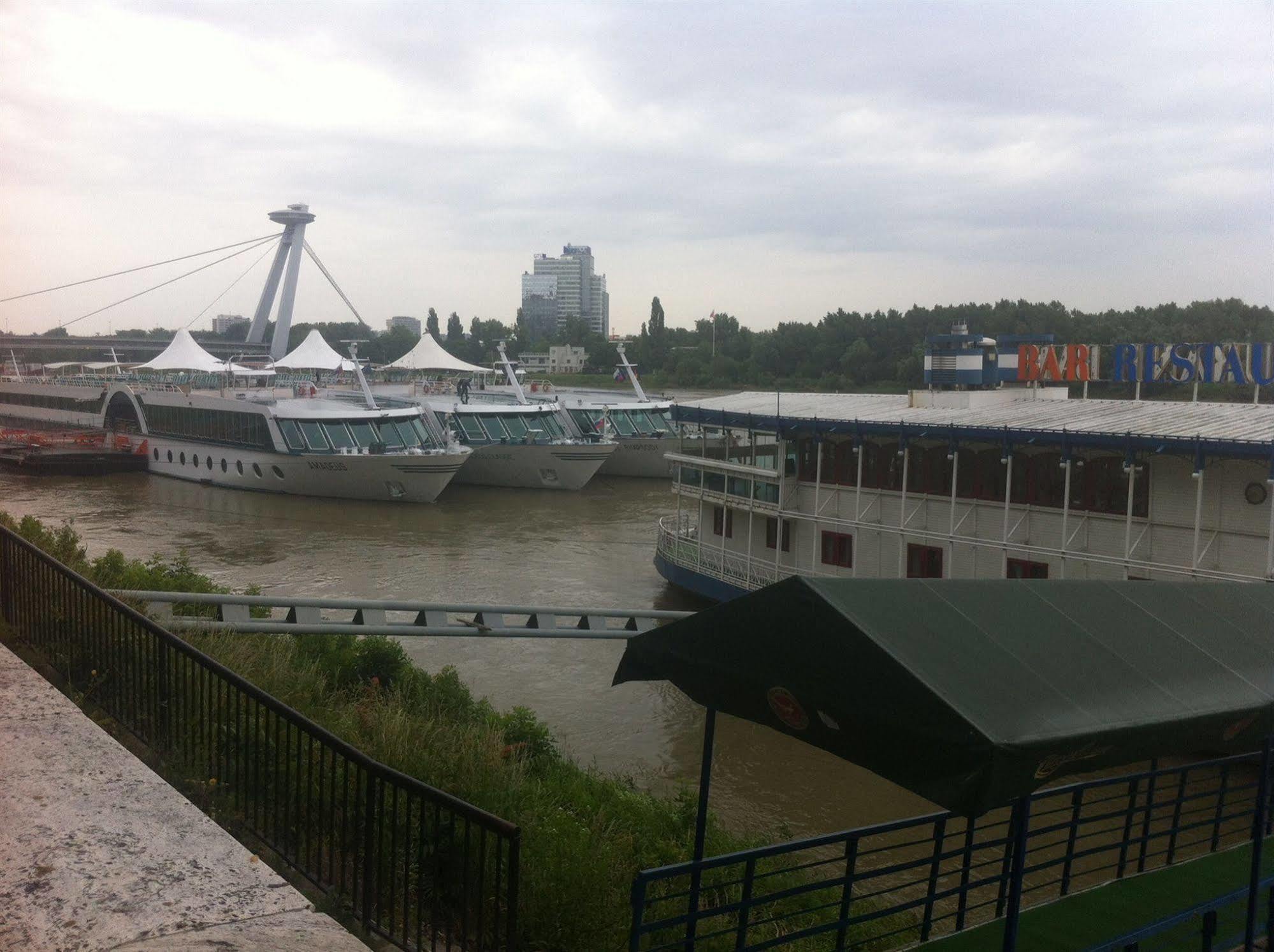 Botel Marina Братислава Екстериор снимка